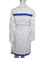 The Intern Anne Hathaway Jules Ostin White Coat backpose