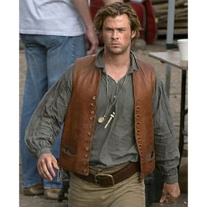 In the Heart of Sea Chris Hemsworth (Owen Chase) Brown Vest